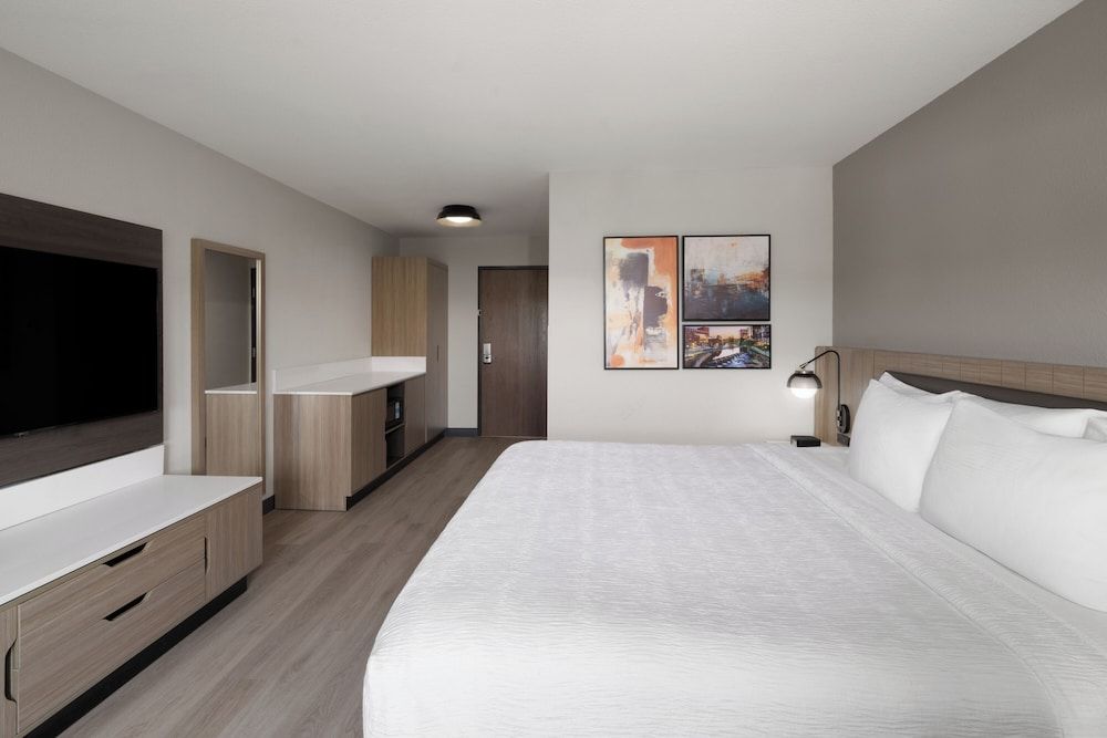 Room, 1 King Bed, Non Smoking