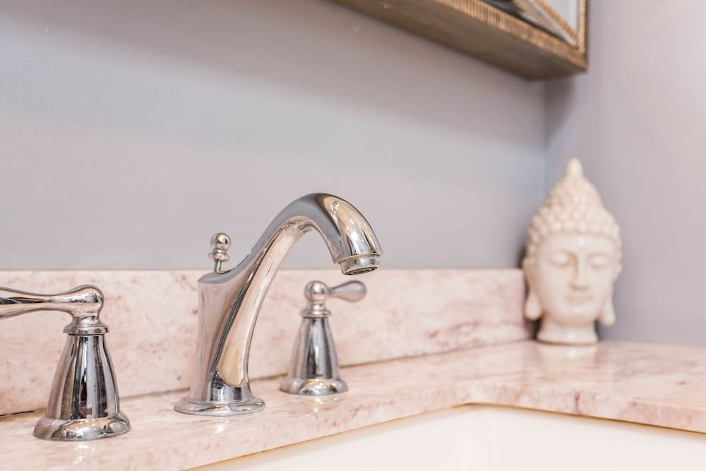 Mccormick Place Guest House Premium Room, 1 King Bed, Shared Bathroom 3