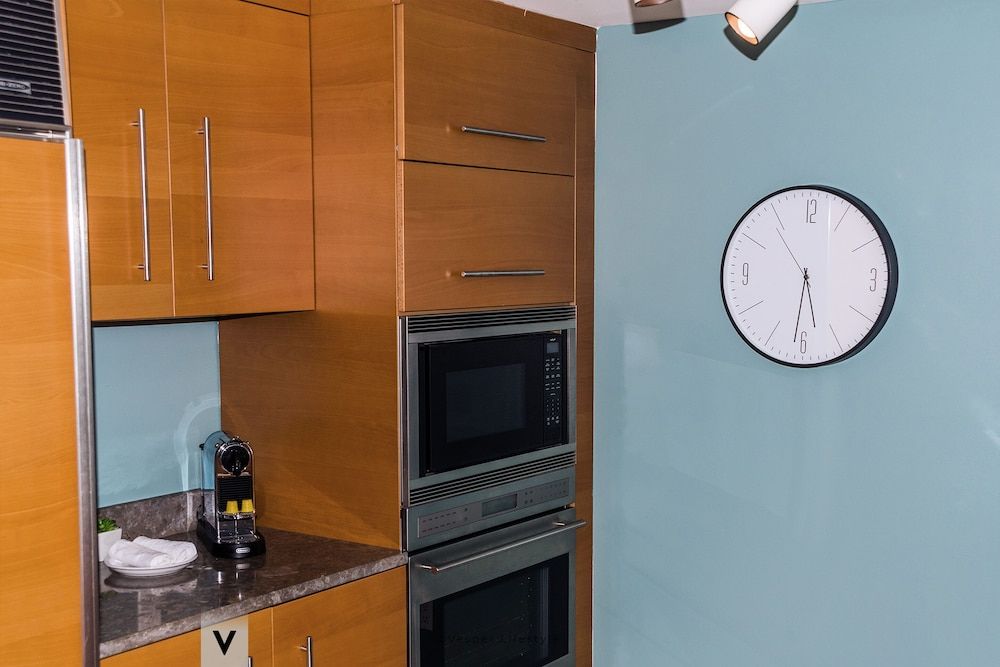 ICON Brickell Suites by Vesper Superior Condo, Non Smoking, Ocean View 7