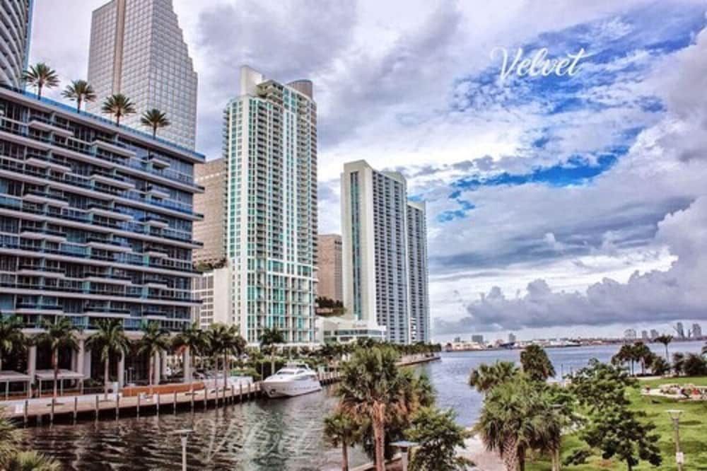 undefined ICON Brickell Suites by Vesper 9