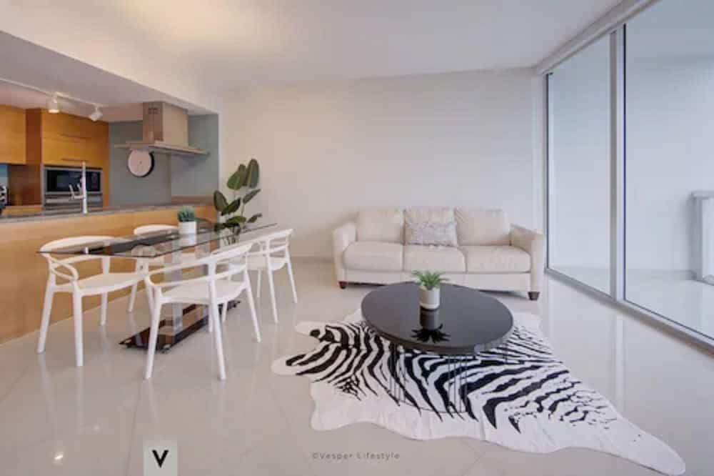 ICON Brickell Suites by Vesper Superior Condo, Non Smoking, Ocean View 13