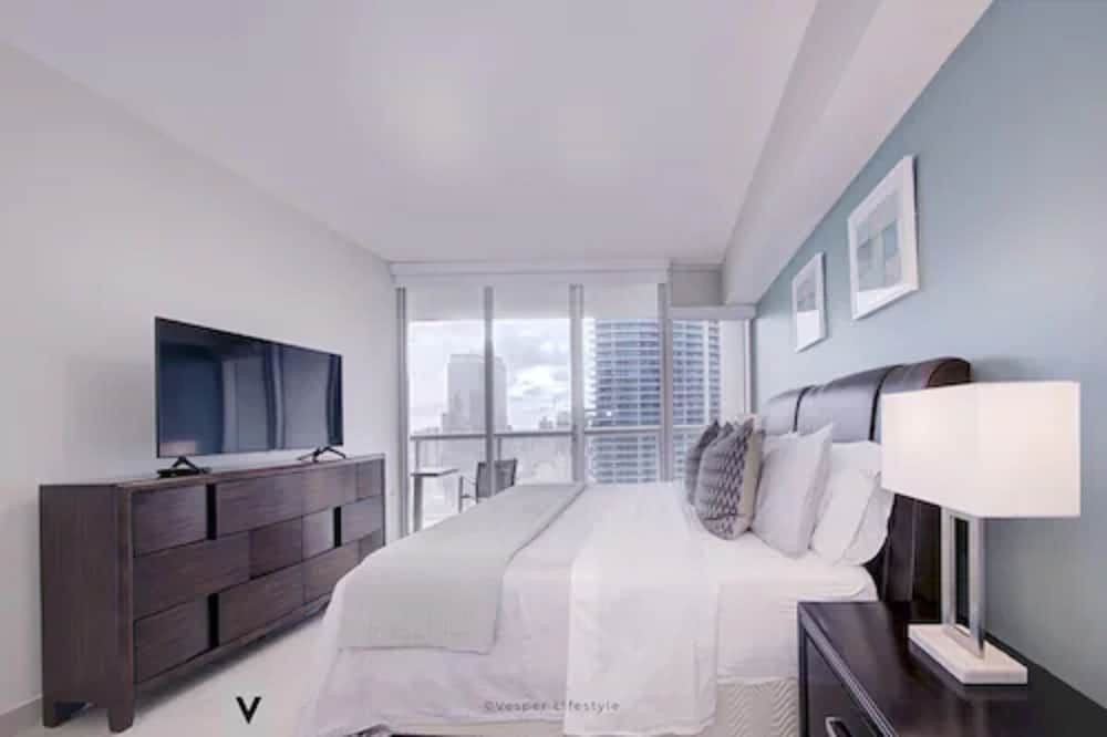 ICON Brickell Suites by Vesper Superior Condo, Non Smoking, Ocean View 6