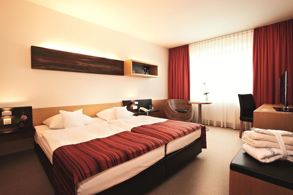 Twin Room (Balance)