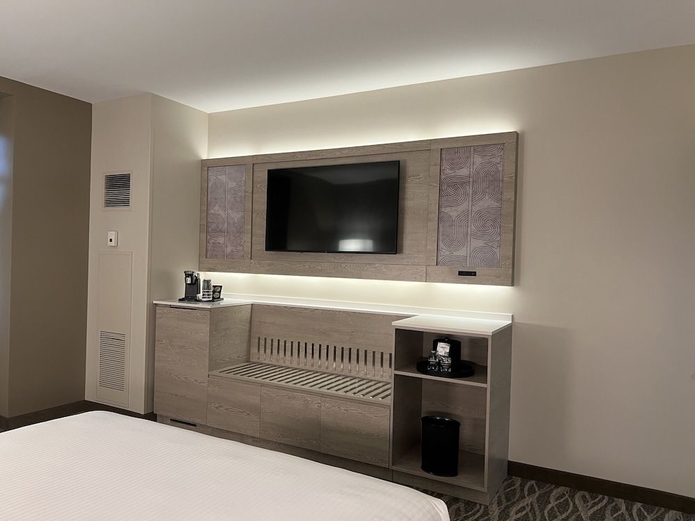 Cherokee Casino & Hotel West Siloam Springs Standard Room, 1 King Bed (Single King) 4