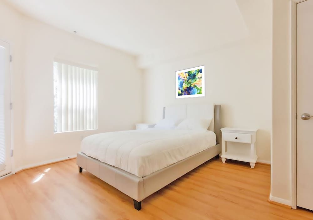 Classic Apartment, 2 Bedrooms, Accessible, Patio