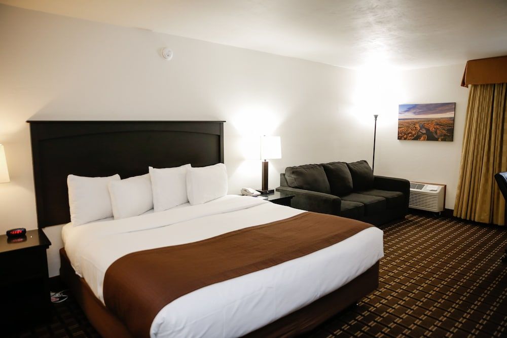 Billings Hotel and Convention Center Deluxe Room 7
