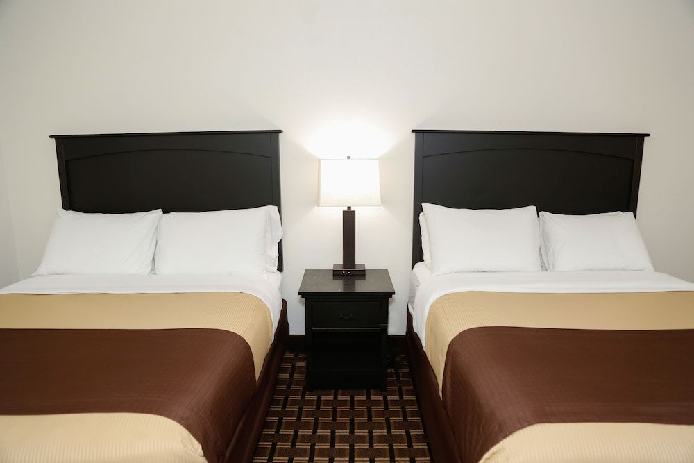 Billings Hotel and Convention Center Standard Room, 2 Queen Beds 3