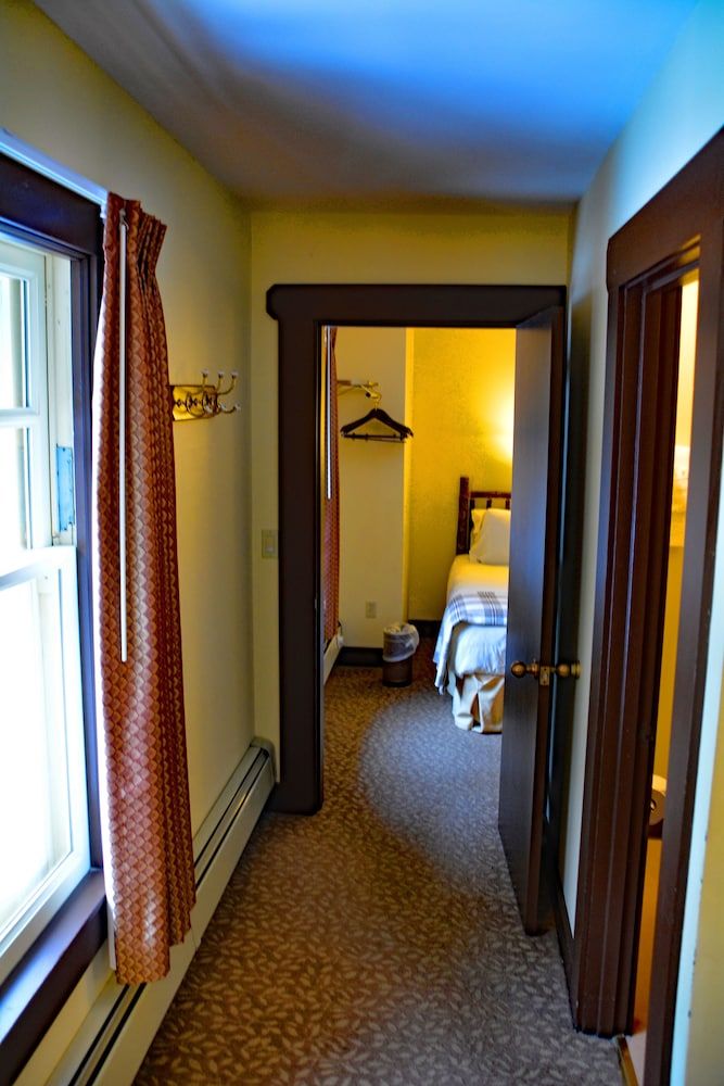 National Park Inn Room, 2 Bedrooms, Private Bathroom 2