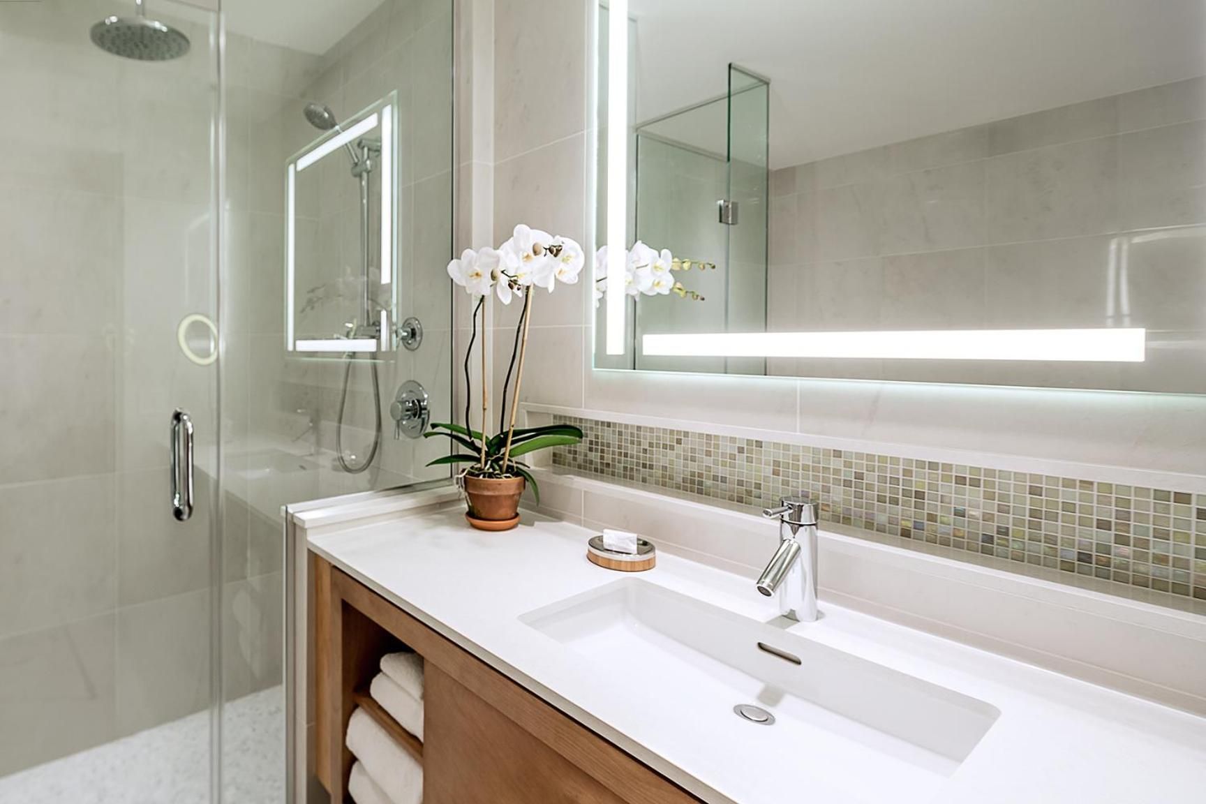 Junior Accessible Suite