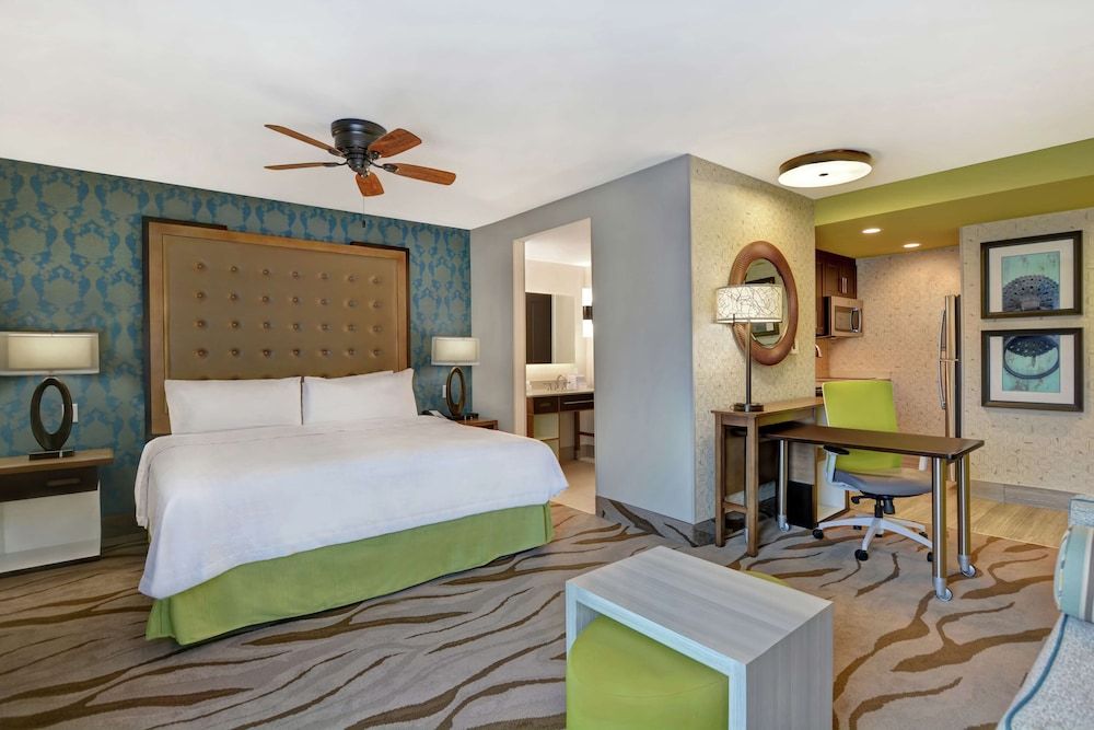 Studio, 1 King Bed, Accessible, Bathtub