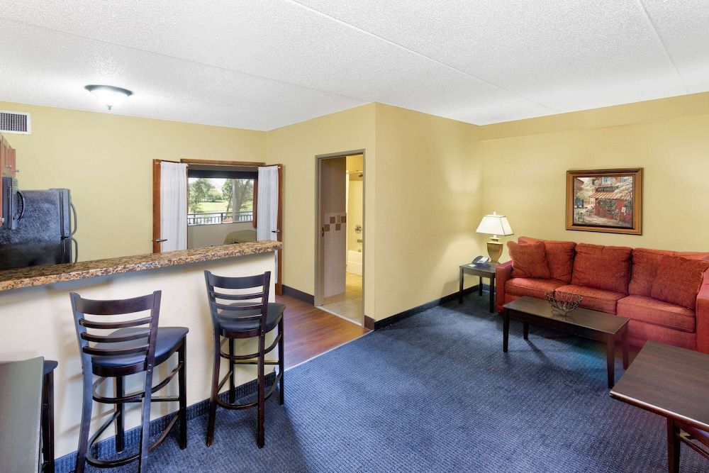 Suite, 1 King Bed, Non Smoking