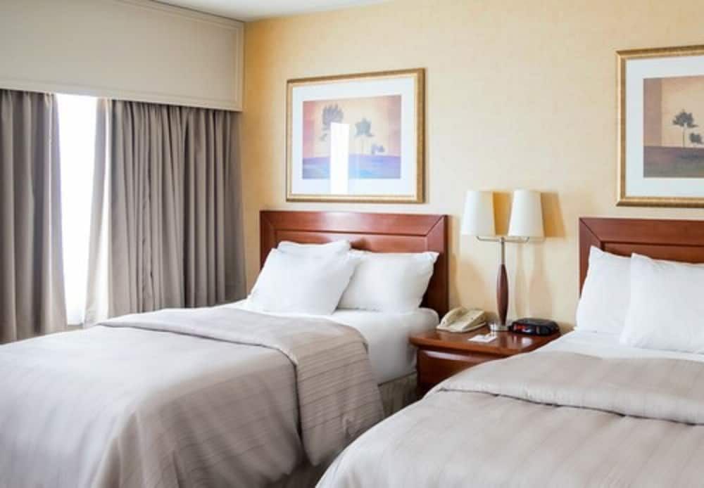 The Senator Hotel & Conference Centre Timmins Standard Room, 2 Double Beds