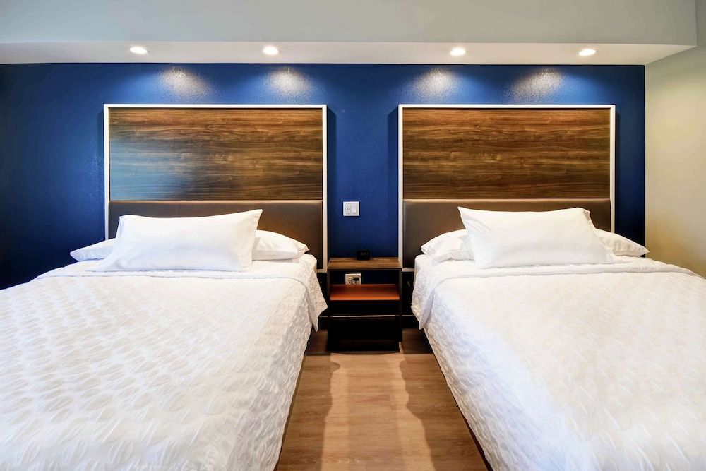 Room, 2 Queen Beds, Accessible (Hearing)