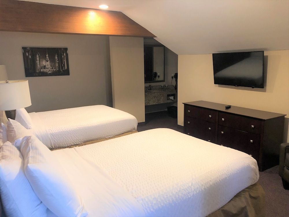 Ivy Court Inn & Suites Double Suite 2
