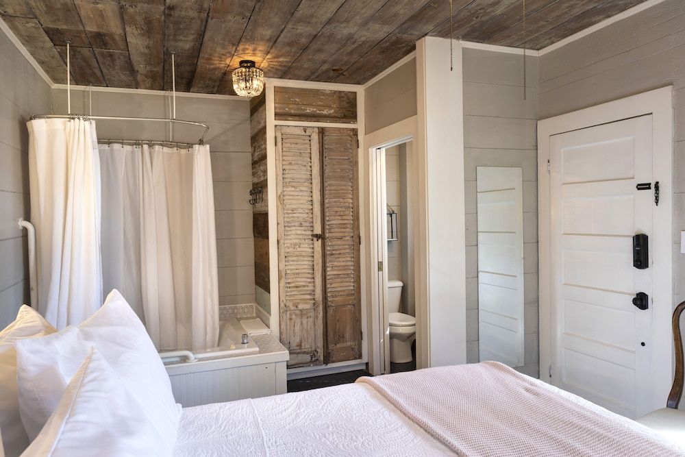 Katy House Bed and Breakfast Room, Private Bathroom (Katy Tower) 3