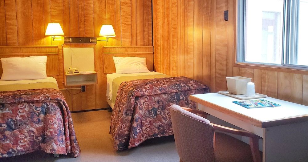 Standard Suite, Multiple Beds, Non Smoking, Private Bathroom