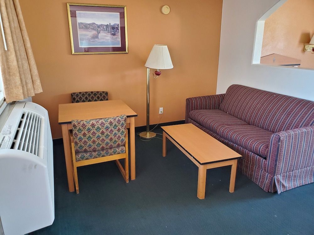 night Inn Business Suite, 2 Queen Beds, Mountain View 6