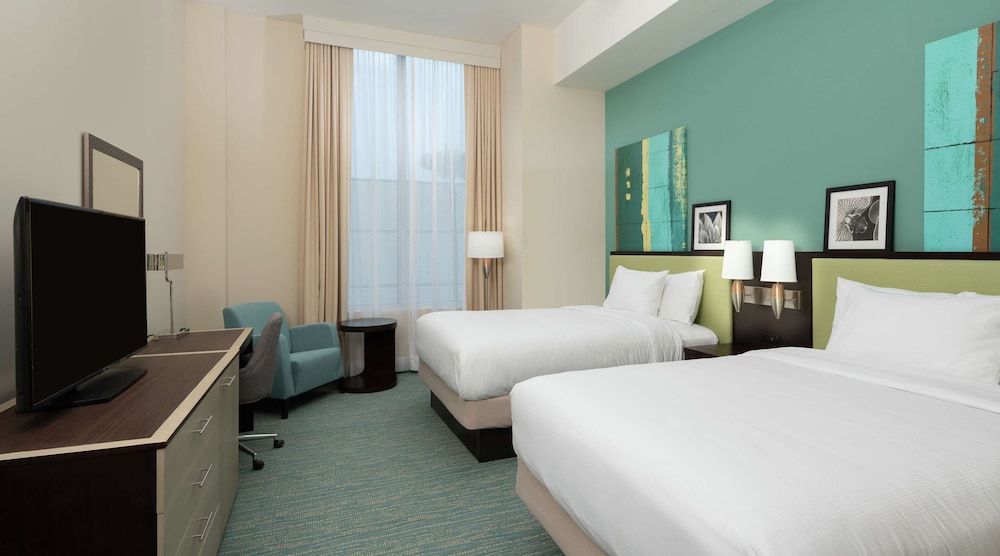 DoubleTree by Hilton Miami - Doral, FL Room, 2 Queen Beds