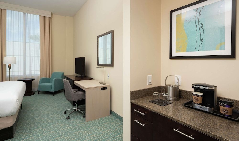 DoubleTree by Hilton Miami - Doral, FL Room, 2 Queen Beds 4