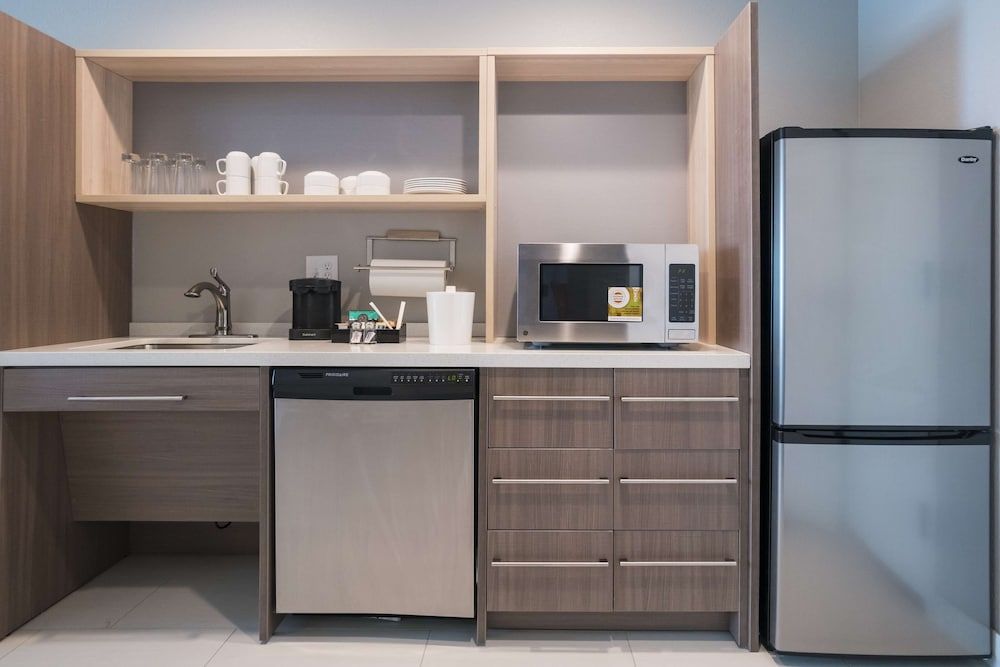 Studio, 2 Queen Beds, Accessible (Mobility & Hearing, Roll-in Shower)