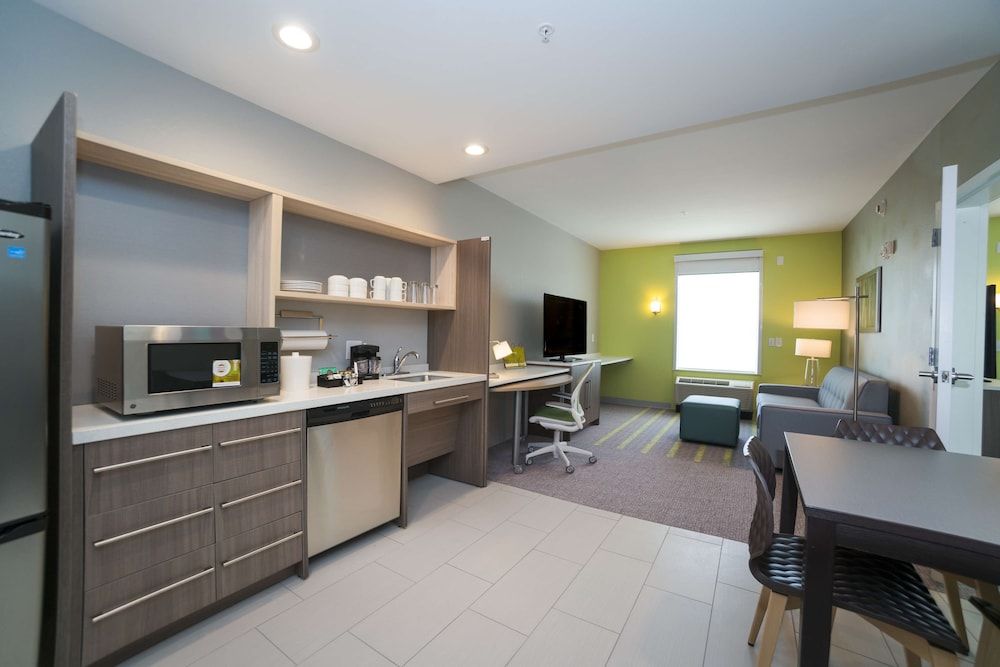 Suite, 1 King Bed, Accessible, Bathtub (Mobility & Hearing)