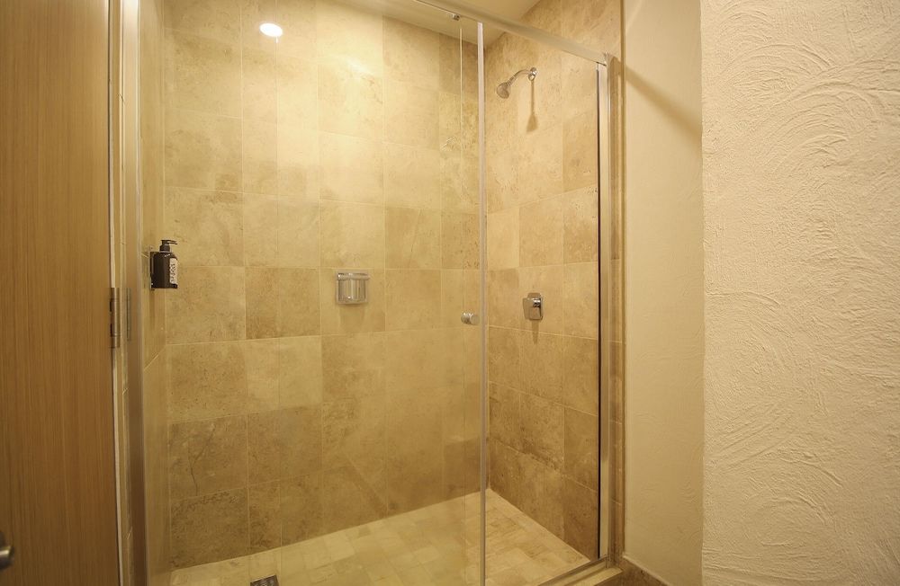 Turotel Morelia Superior Room, 1 King Bed 6