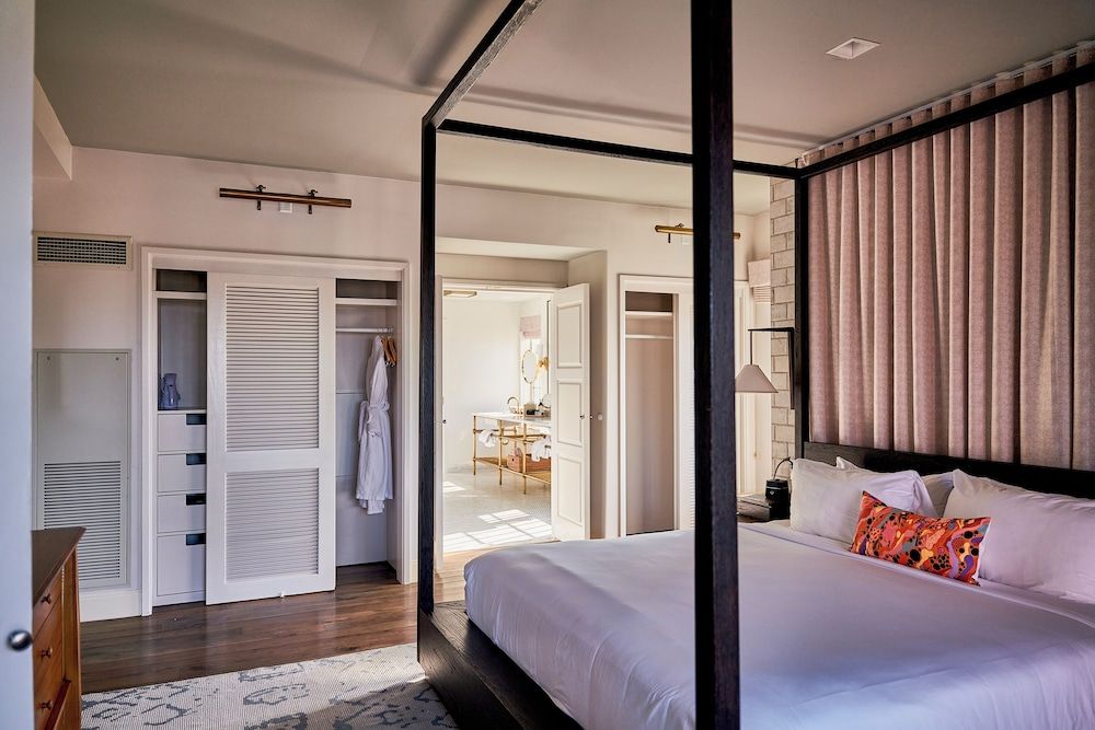 Penthouse, 1 King Bed with Sofa bed