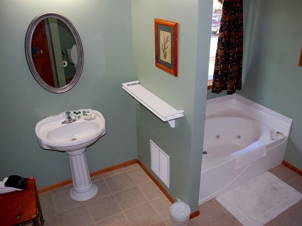 Long Mountain Lodge Double Room, Accessible (Long Mountain Suite) 2