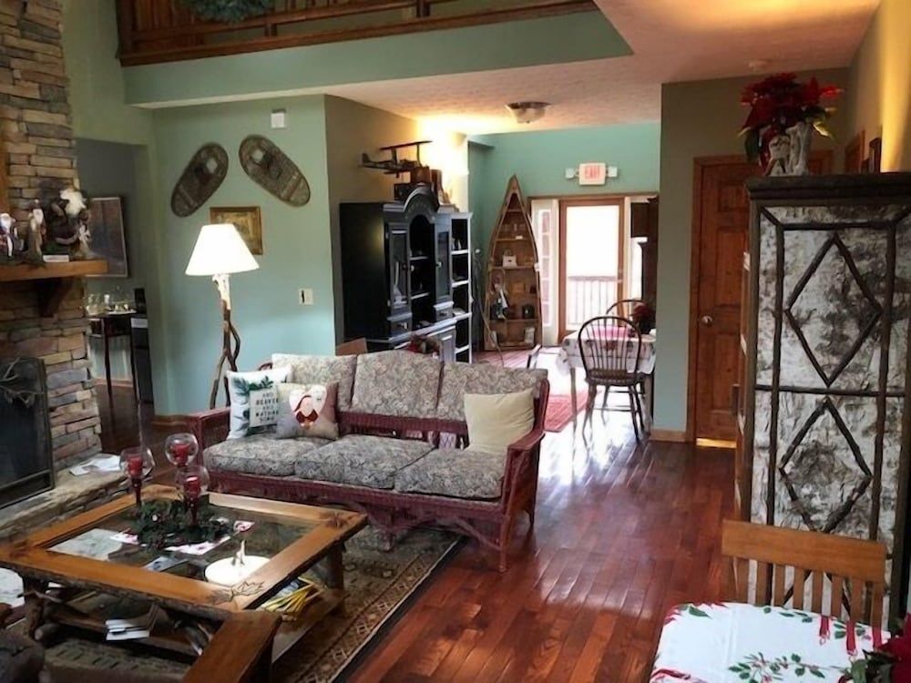 Long Mountain Lodge Deluxe Double Room, Ensuite (Springer Mountain Room) 4