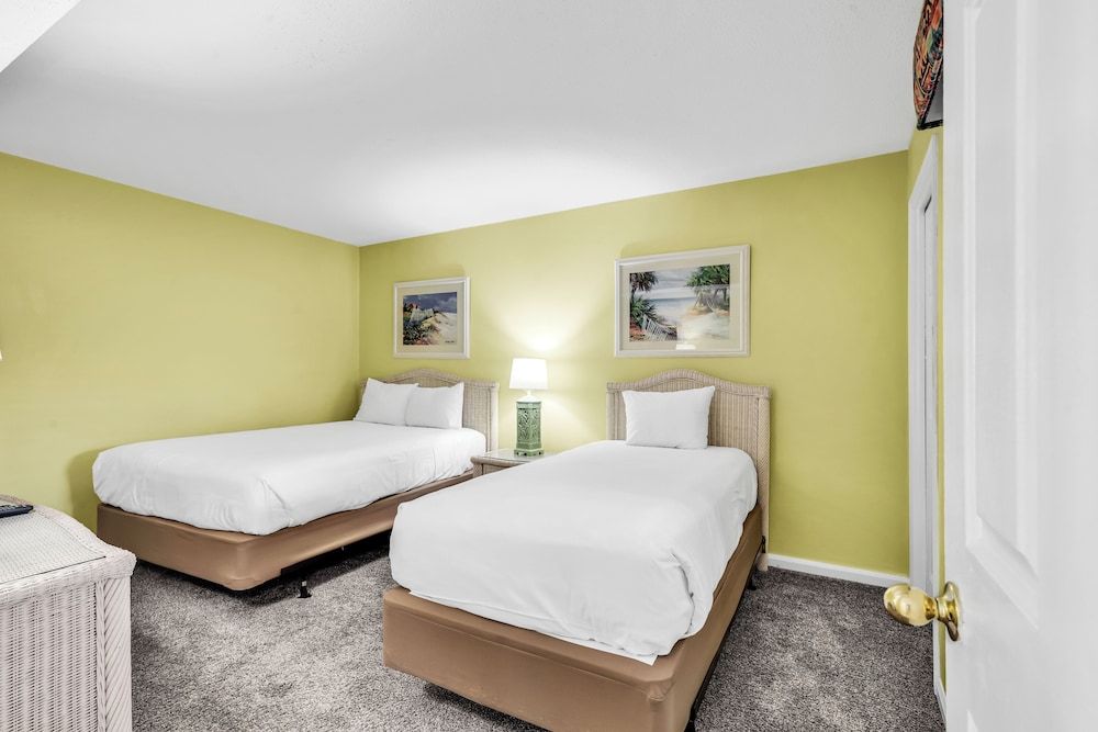 Traditional Condo, 3 Bedrooms