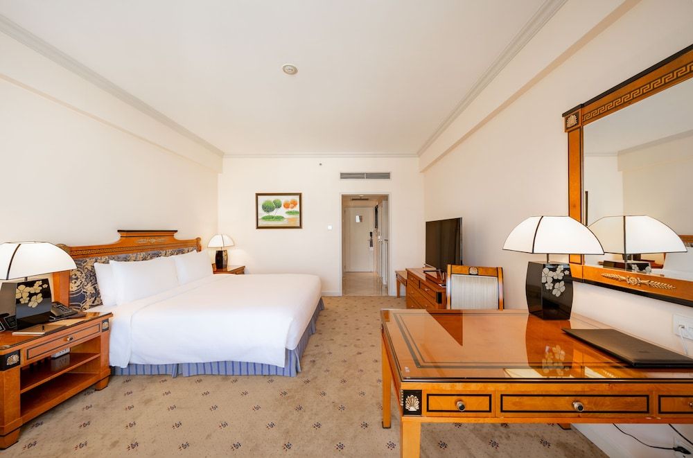 undefined Lotte Hotel Saigon 8