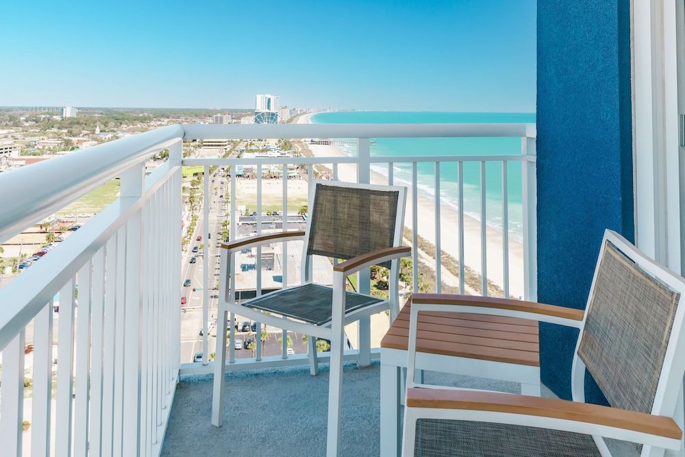 Suite, 1 King Bed, Accessible, Non Smoking (Hearing)