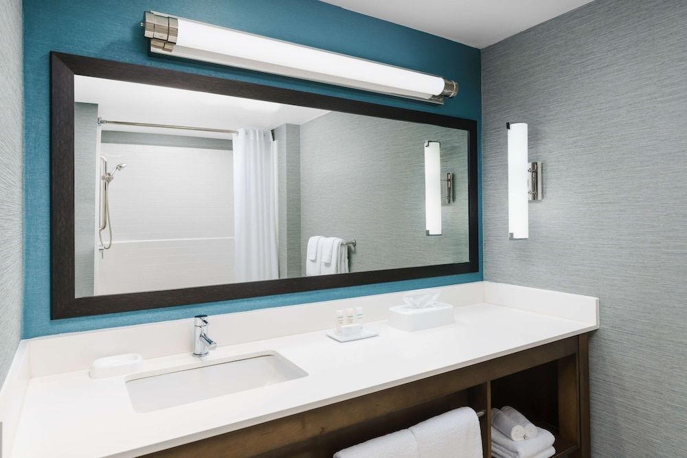 Studio Suite, 1 King Bed, City View