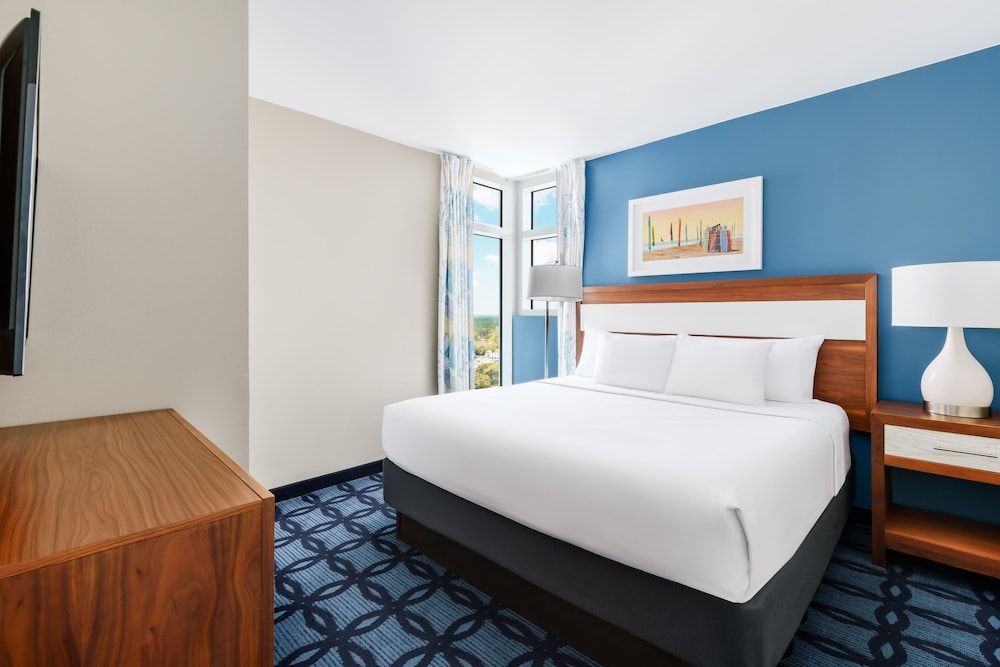 Suite, 1 Bedroom, Non Smoking, Partial Ocean View