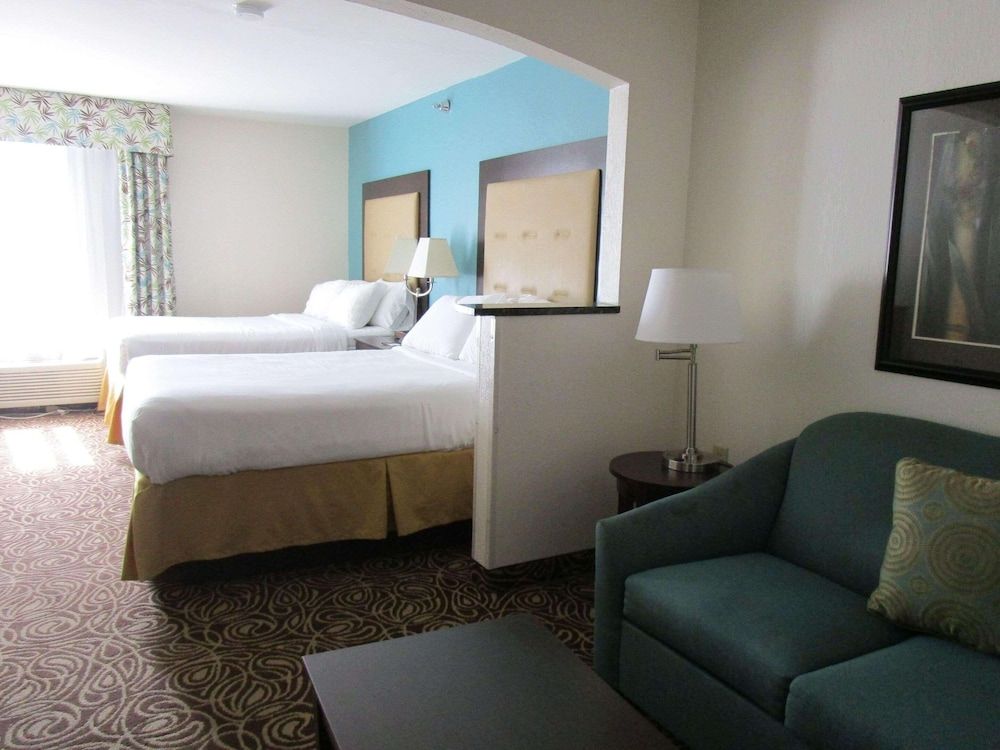 Room, 1 King Bed, Accessible, Non Smoking (Roll-in Shower)