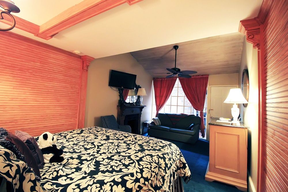 Standard Room, 1 Queen Bed