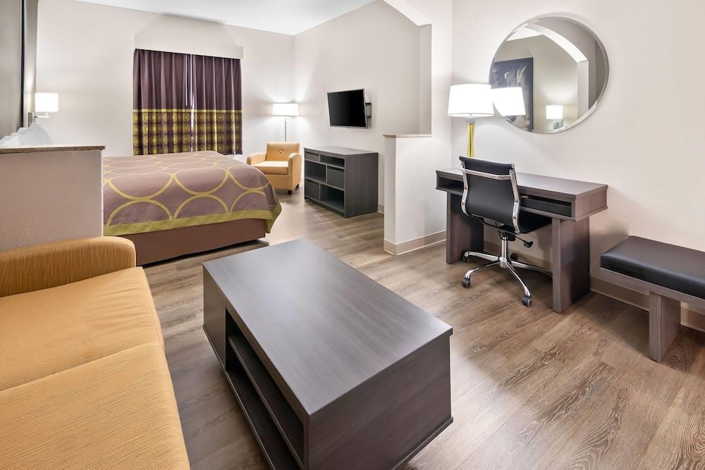 Suite, 1 King Bed