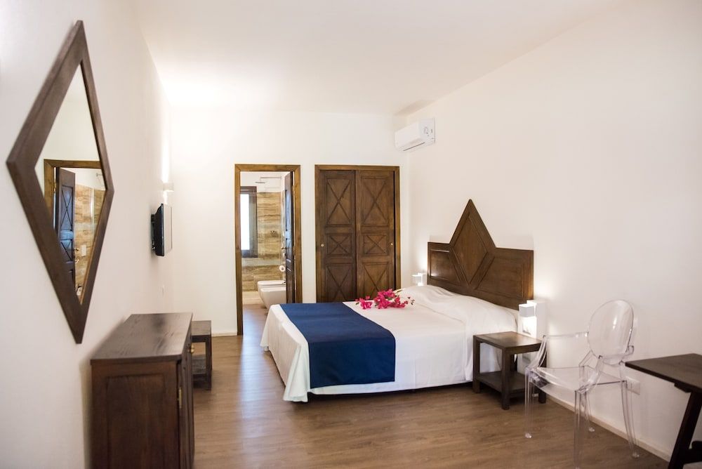 Superior Double Room (Ibiscus)