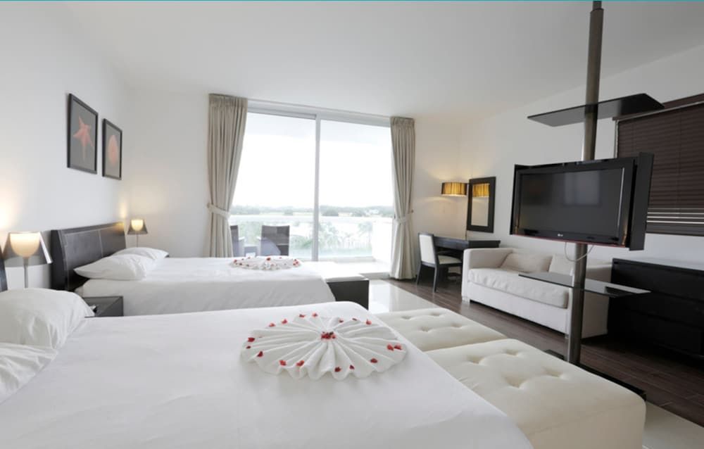 Luxury Double or Twin Room, 2 Double Beds (Access to the saltwater pool)