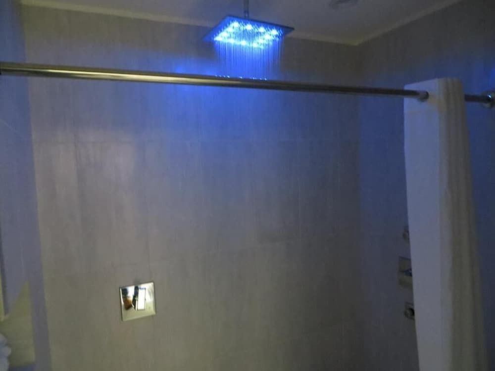 Crystal Inn - Sugar Land Standard Room, 1 King Bed, Non Smoking 7