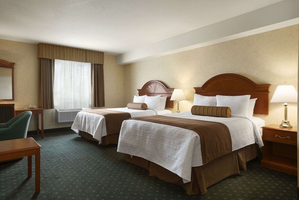 Deluxe Studio Suite, 2 Queen Beds, Non Smoking (Not Pet Friendly)