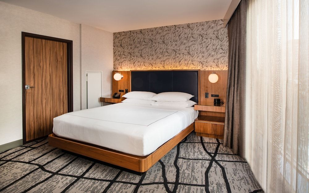 The Charter Hotel Seattle, Curio Collection by Hilton Room, 1 King Bed
