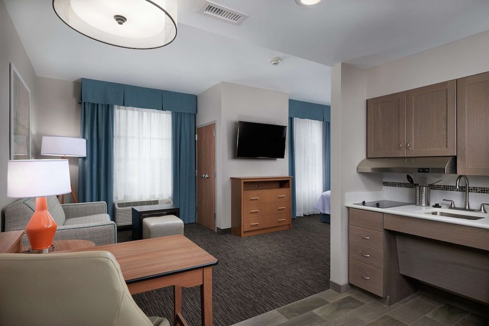 Studio Suite, 1 King Bed, Accessible, Bathtub
