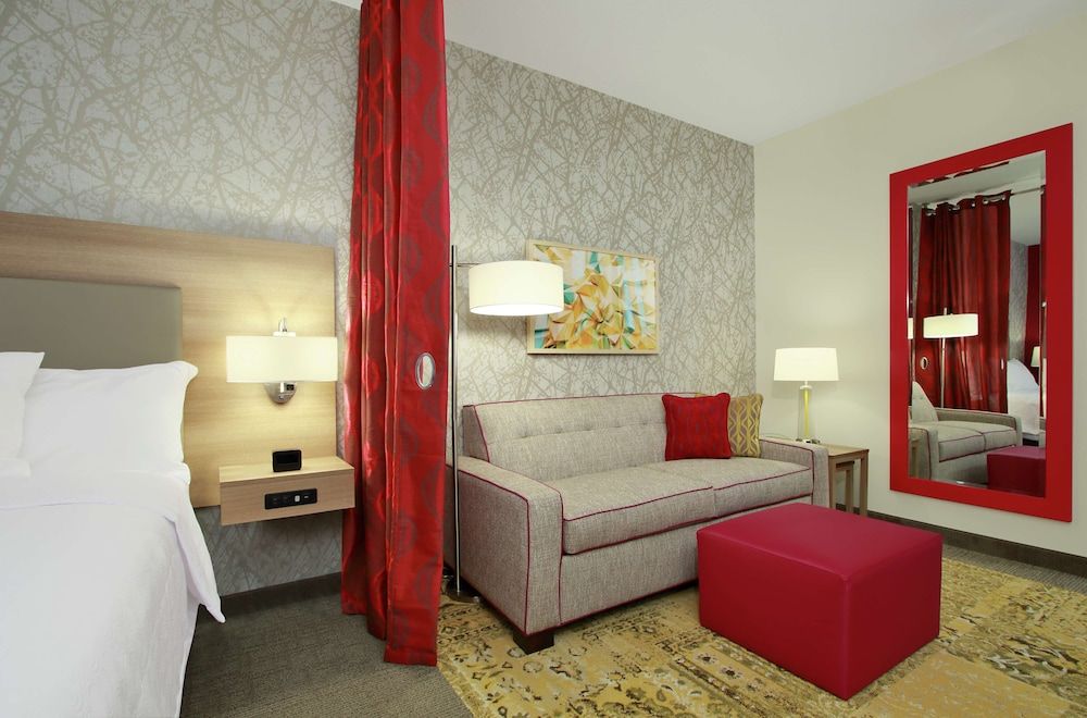 Studio, 1 King Bed, Accessible (Mobility & Hearing, Roll-in Shower)