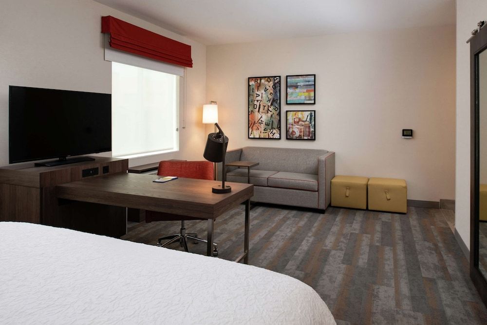 Studio Suite, 1 King Bed with Sofa bed, Accessible (Hearing)