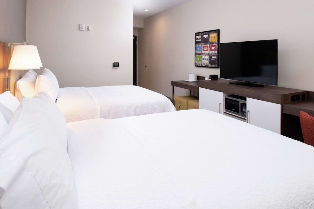 Room, Multiple Beds