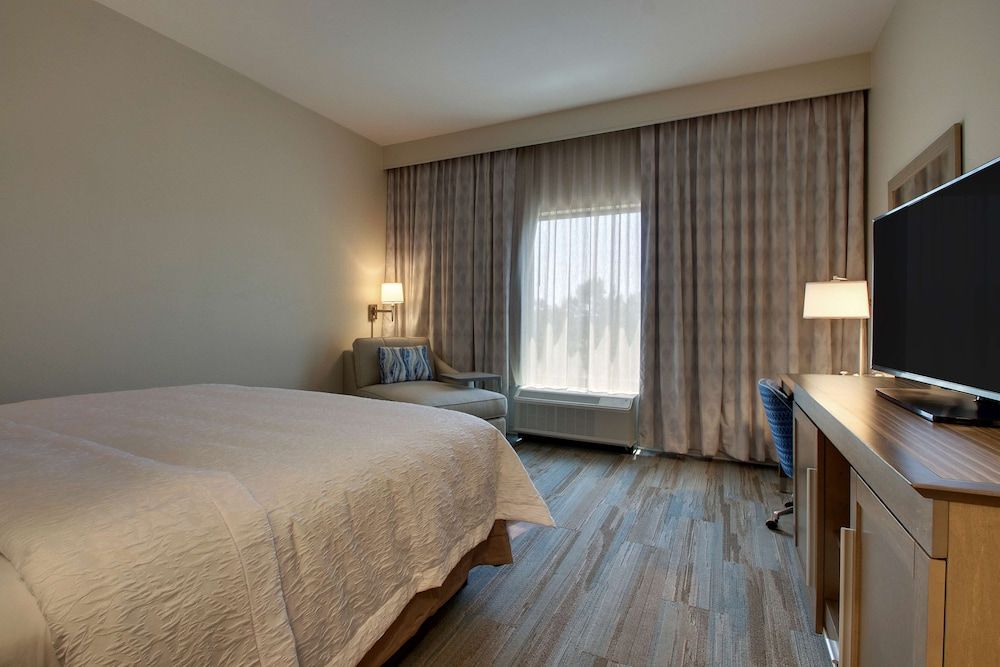 Room, 1 King Bed, Accessible (Hearing)