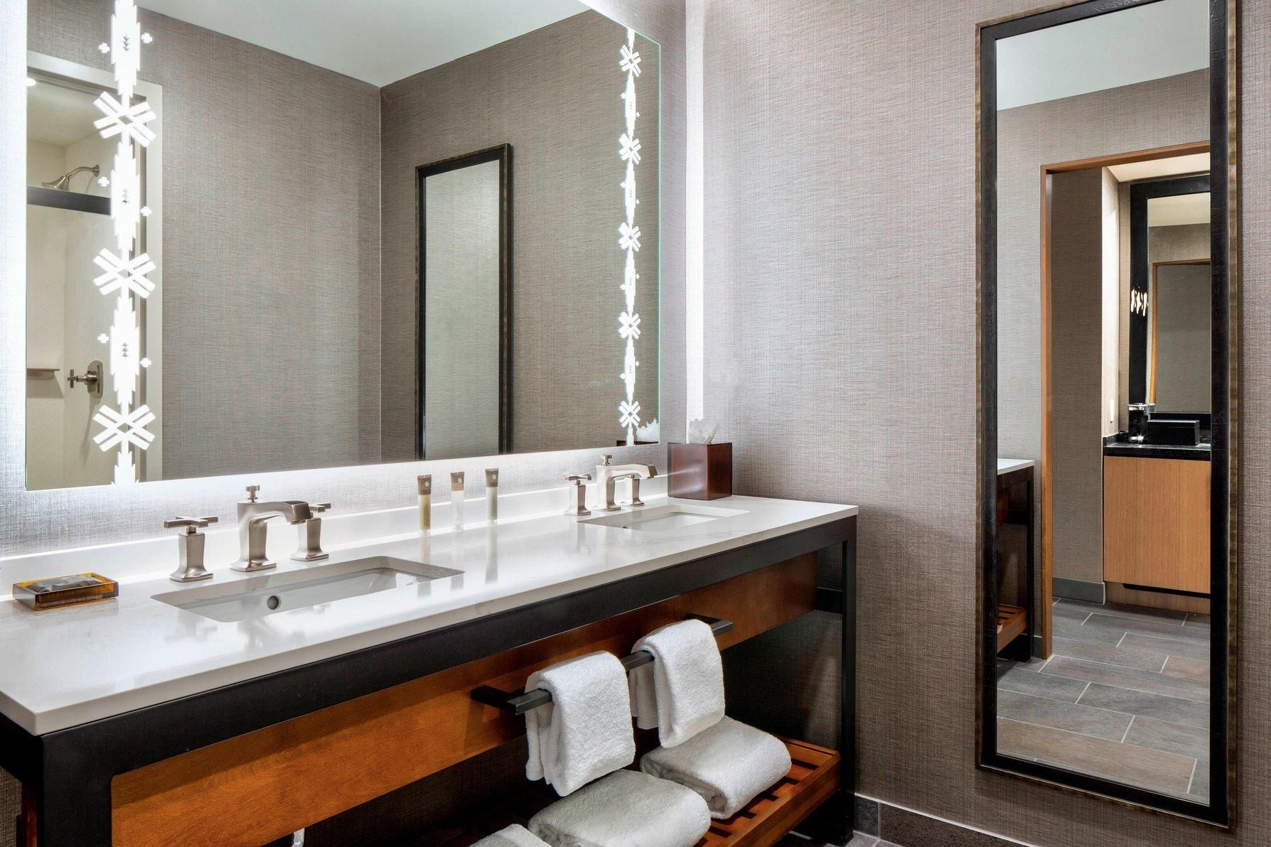Executive Suite, 1 King