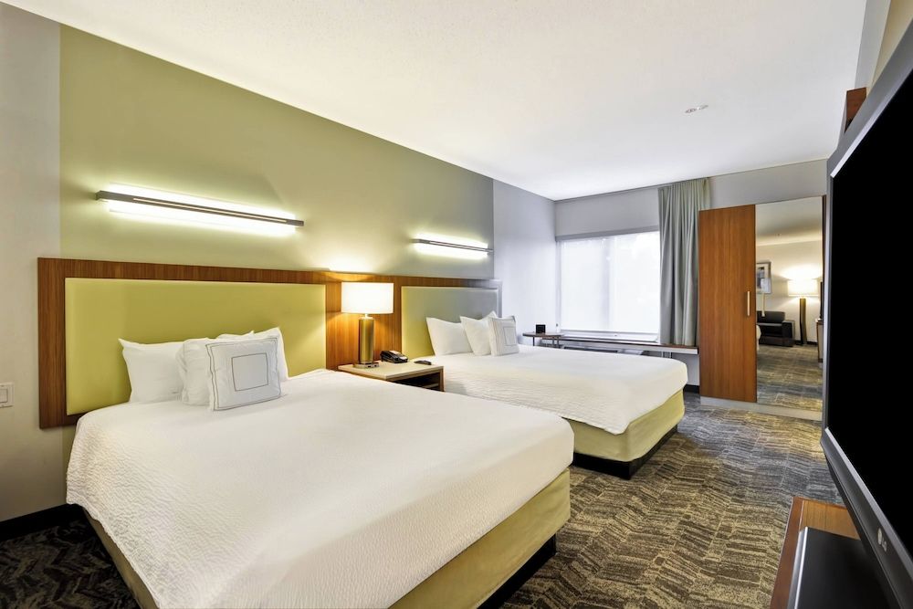 Studio, 2 Queen Beds (Mobility/Hearing Access, Roll-In Shwr)