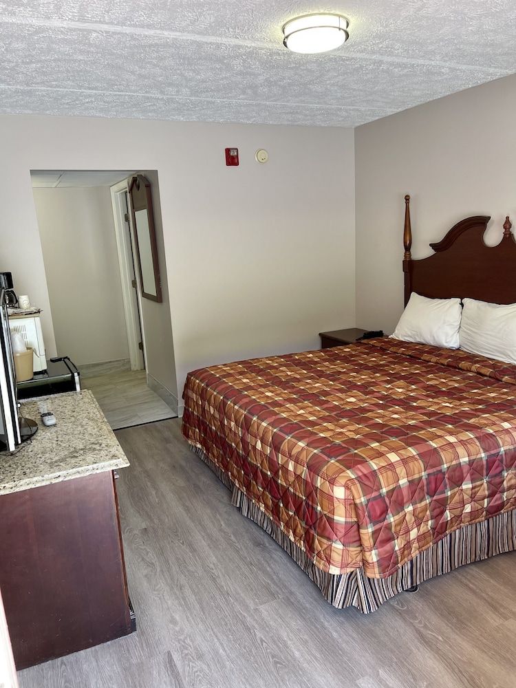 Standard Room, 1 King Bed, Non Smoking